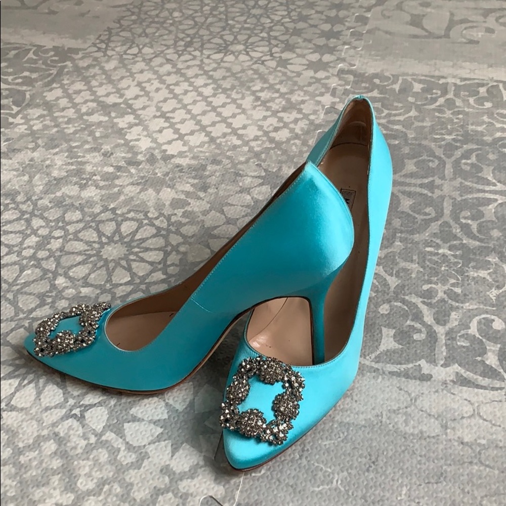 Absolutely stunning Manolo Blahnik pumps. Size 39.